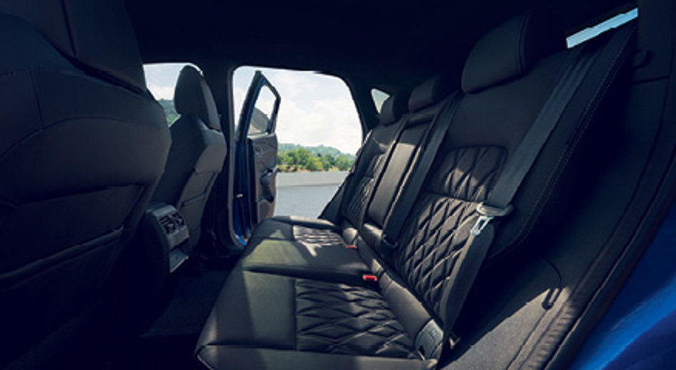 Qashqai Spacious interior back seats